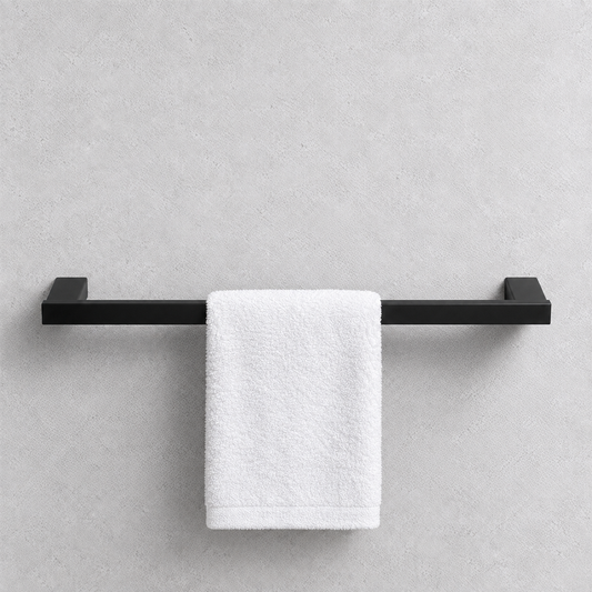 Porte-serviette LYAKE noir mat de 60 cm vu de face, serviette blanche pliée dessus